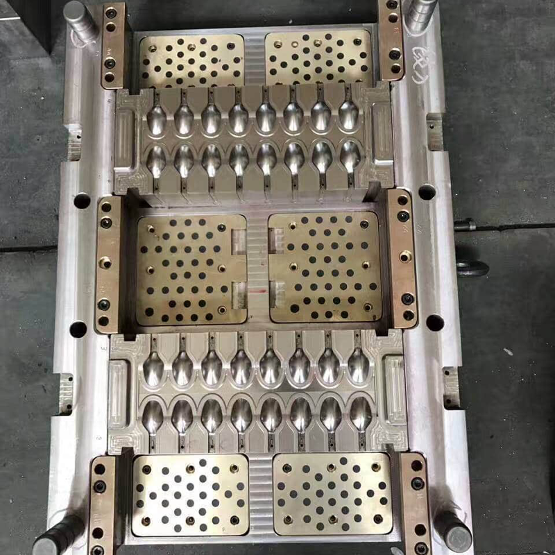 Plastic-Cutlery-Mold3