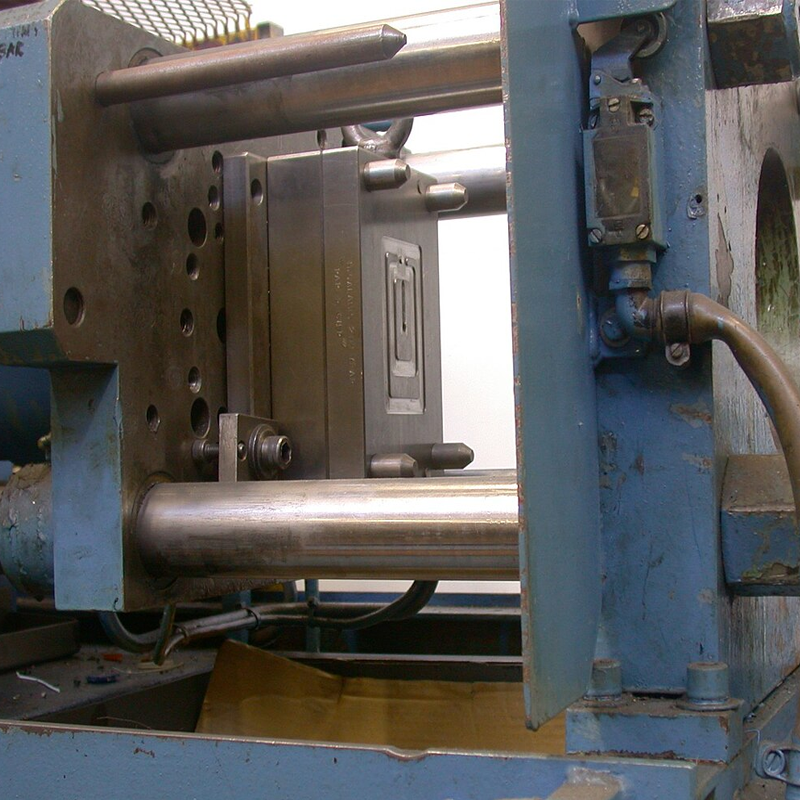 Comparing Injection Molding and CNC Machining Selecting the Optimal Manufacturing Method2